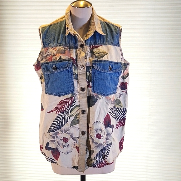 Floral Denim Vest - Picture 2 of 10